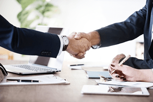 幅広いネットワークで保険以外の分野までをバックアップします